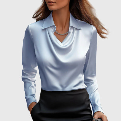 Antonella | Blusa con lucentezza di lusso e scollatura plissettata