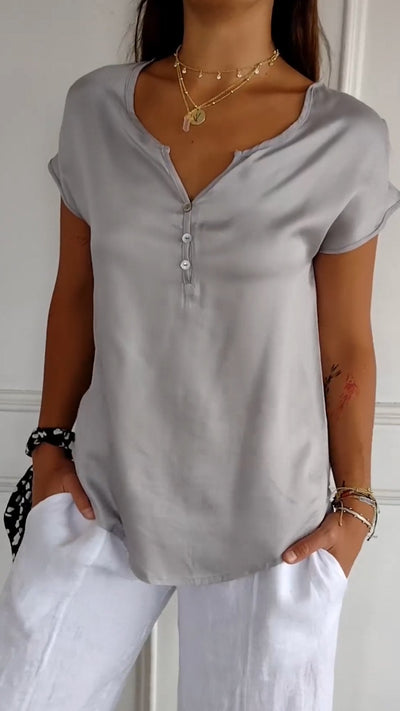 Marisa™ | T-shirt con scollo a V in eleganza casual